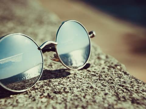 OLIVER PEOPLES
