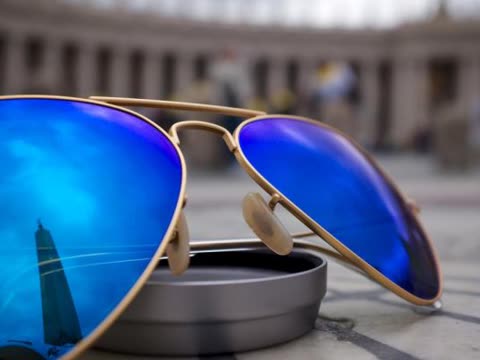 RAY-BAN